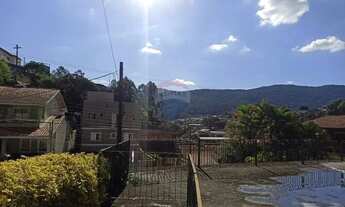 Imagem 4: Encantadora Casa em Mairiporã: Conforto e Praticidade