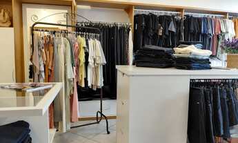 Imagem 4: Loja de roupas Galpão / depósito com venda por R$110.000