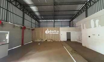 Imagem 2: Galpão comercial disponível para locação no bairro Jardim Europa em Uberlândia-MG