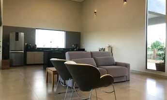 Imagem 3: Casa com 4 quartos no condomínio Serra Morena sendo 3 suítes e 1 semi suíte, Su