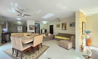 Imagem 3: Casa contemporânea no centro de Imbé - piscina - garagem fechada