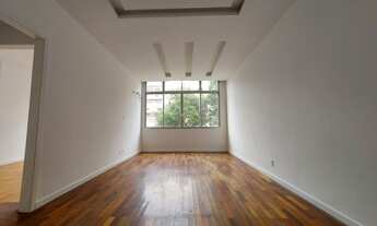 Imagem 2: Excelente apartamento em prédio recuado e portaria 24 horas !