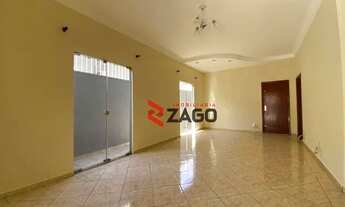 Imagem 2: Casa com 3 dormitórios para alugar, 196 m² por R$ 2.602,69/mês - Jardim São Bento - Uberab