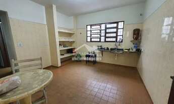 Imagem 5: Casa ISOLADA na Guilhermina, 3 dormitórios, quintal, jardim, confira na imobiliária em Pra