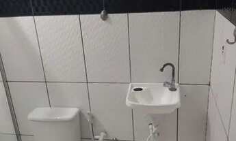 Imagem 2: Aluga se uma casa dois quartos sala área de serviço