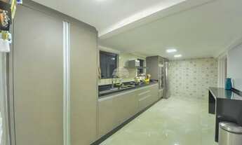 Imagem 6: Sobrado para venda com 4 quartos em Sítio Cercado - Curitiba - PR - Abaixo da Avaliação