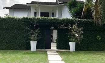 Imagem 2: Casa triplex de alto padrão disponível para venda com 570m2 de área Construída