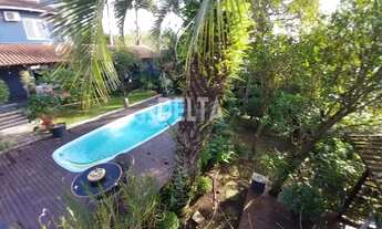 Imagem 7: Belíssima casa, com 2 terrenos e pátio com piscina - 4 quartos, sendo 3 suítes REF: 241