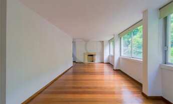 Imagem 4: More próxomo da estação Trianon Masp ,ao lado do colégio Dante Alighieri