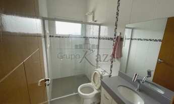 Imagem 6: Casa de condomínio para venda possui 450 metros quadrados com 4 quartos