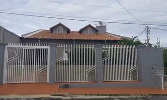 Imagem 6: Casa para venda no altos do Coxipó, possui 258m2 de área construída, 4 quartos, sendo dois