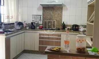 Imagem 5: Sobrado para aluguel tem 220 metros quadrados com 3 quartos