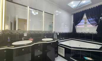 Imagem 2: PORTEIRA FECHADA - AVERBADO Sobrado com 4 quartos em América - Joinville - Santa Catarina