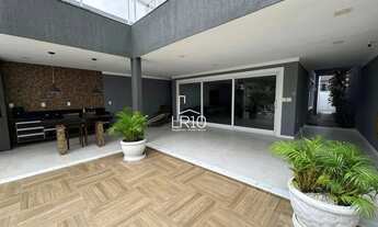 Imagem 2: Oportunidade imperdível de adquirir ou alugar uma casa triplex com 400m², localizada a pou