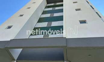 Imagem 2: Área privativa, 3 quartos, 3 vagas de garagem, elevador, salão de festas, prédio recém con