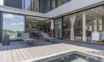 Imagem 3: Casa de condomínio para venda tem 495 metros quadrados com 5 quartos