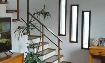 Imagem 5: Casa Petrópolis Mosela 4 quartos rua próxima a Igreja