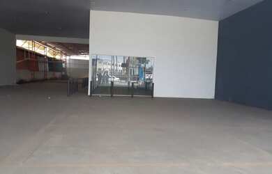 Imagem 2: LOJA 1.300 M2 ALUGAR ESTRADA DO COCO, PERTINHO AEROPORTO, COM EXCELENTE ÁREA DE ESTACIONAM
