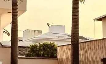 Imagem 2: Sobrado à venda tem 274 m² com 3 suítes em Jardins Madri - Goiânia - GO