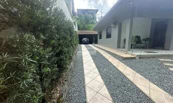 Imagem 2: Excelente casa para venda com área de festas no bairro Itoupava Central em Blumenau!