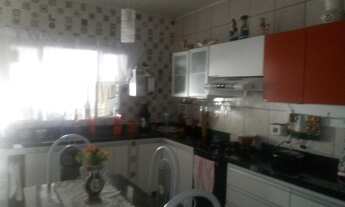 Imagem 5: Casa 3/4 com uma suite e piscina no Santa Lucia