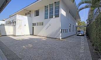 Imagem 2: Sobrado para aluguel e venda tem 1400 metros quadrados com 4 quartos