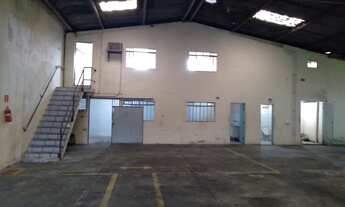 Imagem 4: Barracão com ótima estrutura e estacionamento