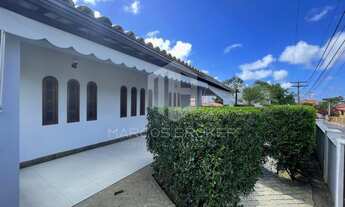 Imagem 3: PORTÃO - Casa no condomínio Village com portaria 24 horas, próximo a transporte coletivo