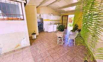 Imagem 7: Casa Linear com Armários Planejados - BH - Santa Amélia - 4 Quartos (2 Suítes) - 5 Vagas