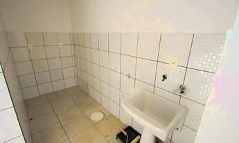 Imagem 6: Casa com 03 dormitórios, 01 suíte, pátio com churrasqueira e 03 vagas de garagem no bairro