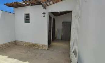 Imagem 2: Casa para venda possui 80 metros quadrados com 2 quartos em Itapuã - Salvador - BA