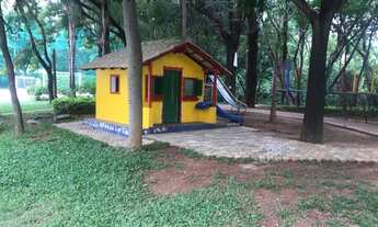 Imagem 3: Casa de condomínio para venda tem 234 metros quadrados com 4 quartos