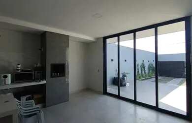 Imagem 2: Casa para Venda em Uberlândia, Loteamento Portal do Vale II, 2 dormitórios, 2 suítes, 3 ba