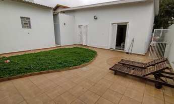 Imagem 6: Casa Térrea para aluguel e venda tem 300 metros com 435 área total