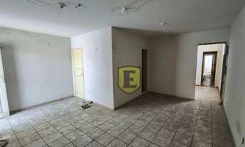 Imagem 2: Casa duplex bem localizada na Vila Passos/Monte Castelo