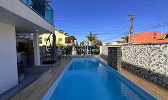 Imagem: Sobrado de esquina com piscina em Praia