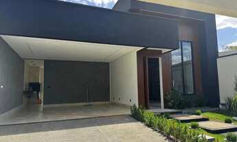 Imagem: Casa Moderna com Piscina Aquecida e Varanda