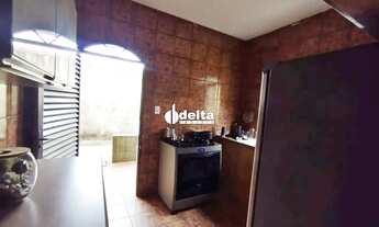 Imagem 2: Casa residencial disponível para venda no bairro Planalto em Uberlândia-MG