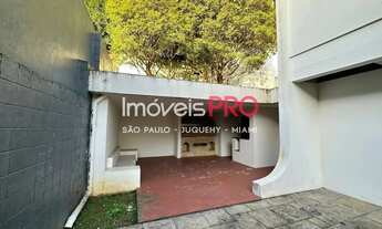 Imagem 7: De frente a uma linda praça, totalmente reformada