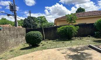 Imagem 5: Terreno murado e plano