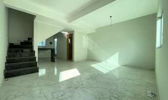 Imagem 2: Linda casa geminada de 03 quartos no Santa Amélia!