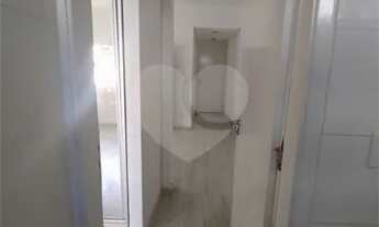 Imagem 4: Apartamento com 1 dorm. a venda. 100m da praia, elevador, portaria 24 horas - Imperdível!!