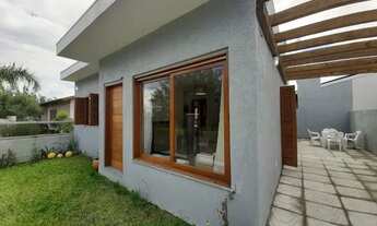 Imagem 2: Elegance Imóveis: Belíssima casa térrea com 2 dormitórios, totalmente mobiliada, localizad