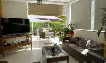 Imagem: Linda Casa em Condomínio Fechado - 265m²