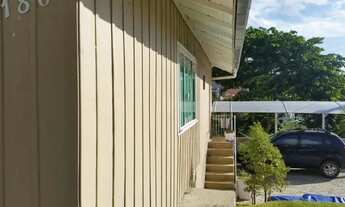 Imagem: Casa mista próxima à Vila Germanica