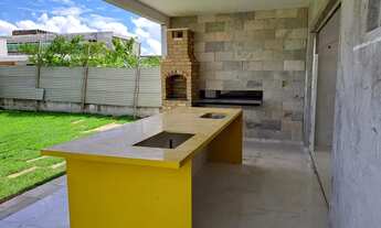 Imagem 4: Casa de condomínio para venda possui 239 metros quadrados com 4 quartos