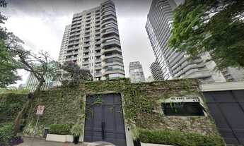 Imagem: Apartamento com 220m² com 4 suítes sendo