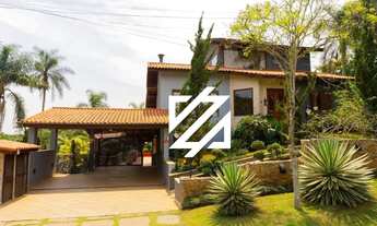 Imagem 4: Casa de 900 m² com 3 dormitórios,1 suíte Master,1 suíte, Sala de lareira, Sala de jantar à