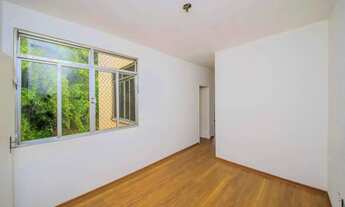 Imagem: Apartamento confortável, em rua plana e