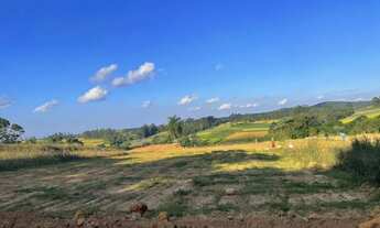 Imagem 2: Seu Refúgio a 1h de SP! Lotes 500m² com Vista Panorâmica em Ibiúna